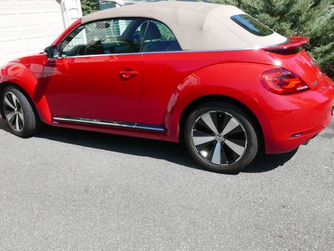 Used 2013 Volkswagen Beetle 2.0T FWD image 6