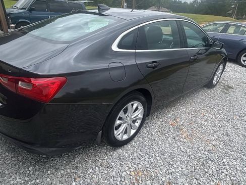Used 2016 Chevrolet Malibu LT w/ Leather Package FWD image 4
