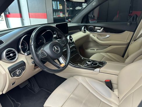 Used 2017 Mercedes-Benz GLC 300 image 4