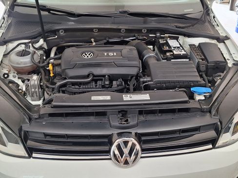 Used 2017 Volkswagen Golf Wolfsburg Edition image 21