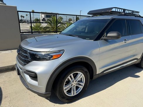 Used 2020 Ford Explorer XLT RWD image 5