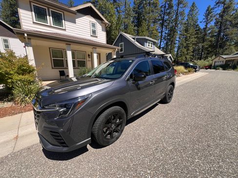 Used 2024 Subaru Ascent Touring AWD/4WD image 1