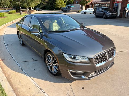 Used 2019 Lincoln MKZ Reserve w/ Reserve Plus Package FWD image 4