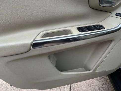 Used 2013 Volvo XC60 3.2 w/ Tailgate Pkg image 12