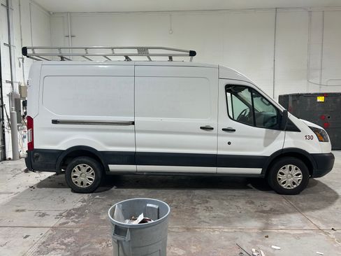 Used 2019 Ford Transit 250 148 Medium Roof image 4