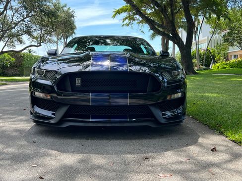 Used 2019 Ford Mustang Shelby GT350 w/ Technology Package RWD image 16