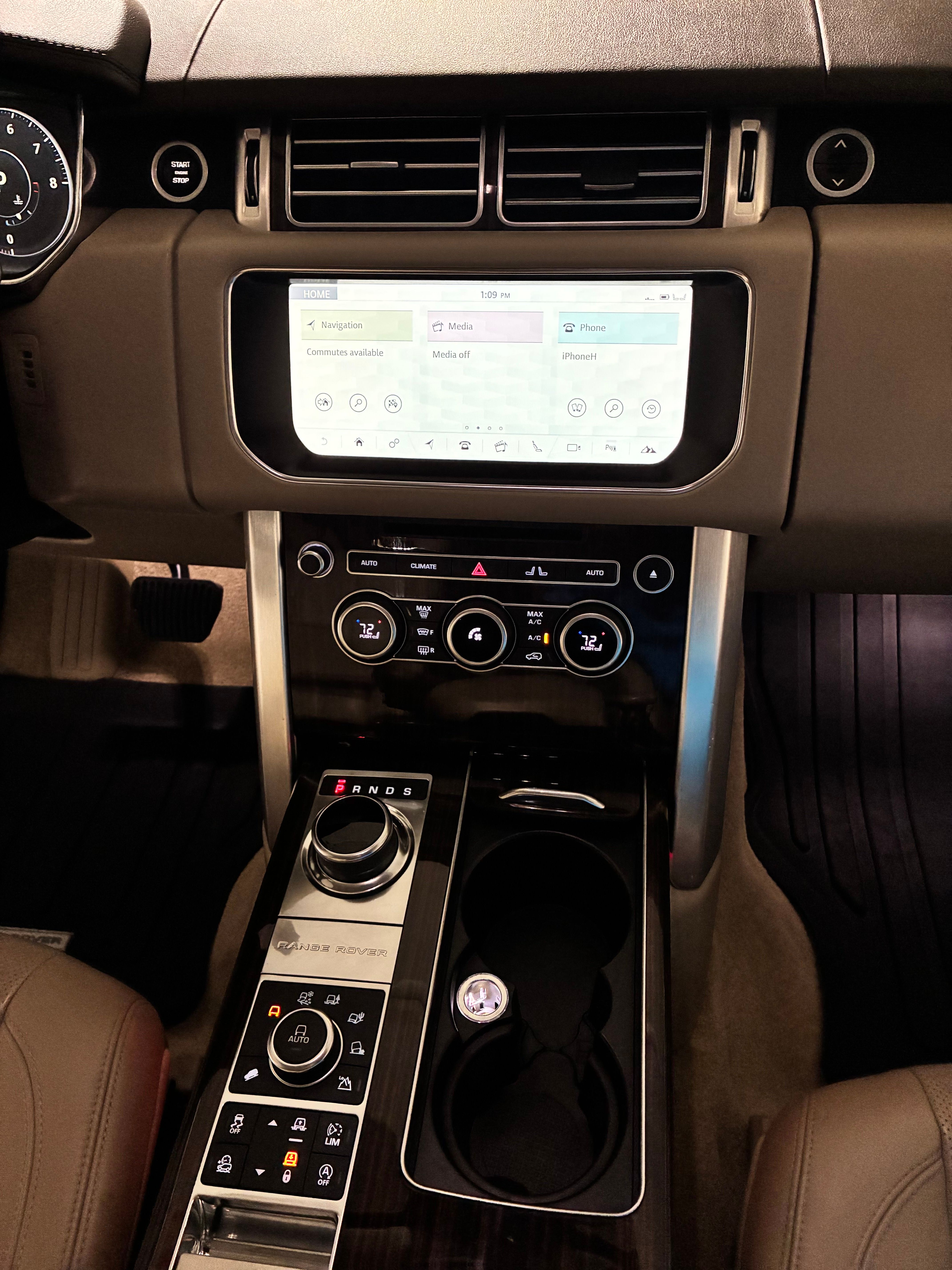 Used 2017 Land Rover Range Rover HSE AWD/4WD image 11