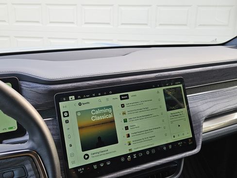 Used 2022 Rivian R1T Adventure image 10