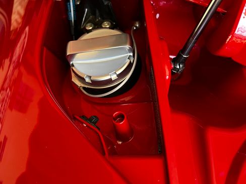 Used 2010 Aston Martin V8 Vantage Roadster image 9