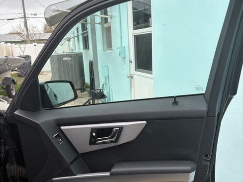 Used 2011 Mercedes-Benz GLK 350 4MATIC image 18