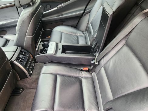 Used 2014 BMW 550i Gran Turismo xDrive image 18