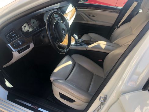 Used 2011 BMW 550i Sedan image 8