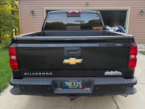 Used 2015 Chevrolet Silverado 1500 High Country w/ High Country Premium Package AWD/4WD image 5