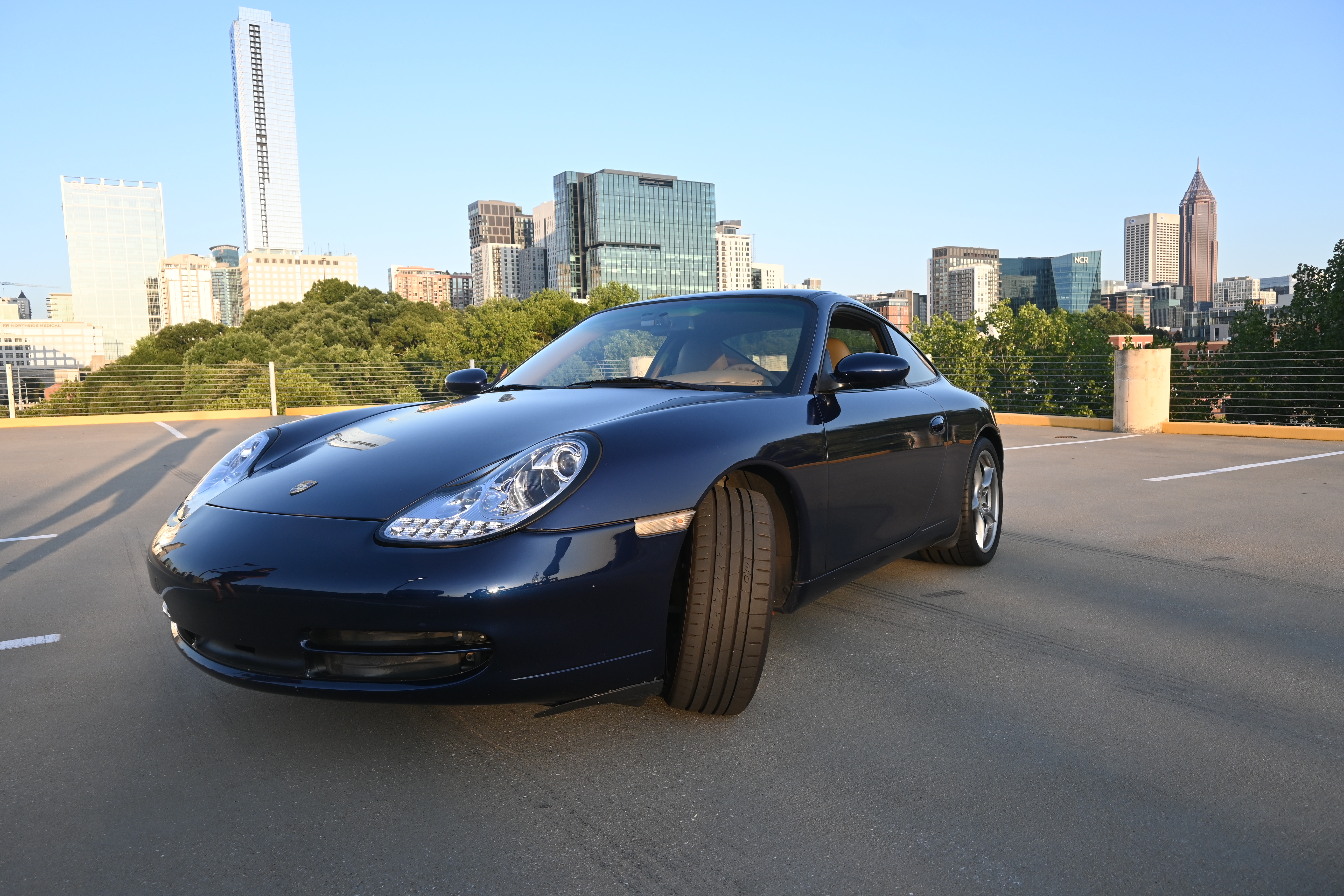 Used 2001 Porsche 911 Carrera RWD image 1