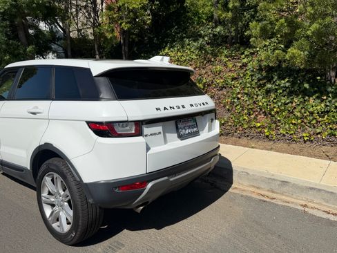Used 2016 Land Rover Range Rover Evoque SE Premium AWD/4WD image 8