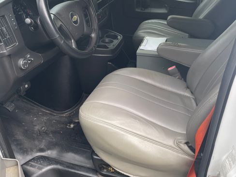 Used 2014 Chevrolet Express 2500 w/ Cold Climate Package image 9