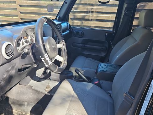 Used 2008 Jeep Wrangler Unlimited Sahara w/ Dual Top Group image 6