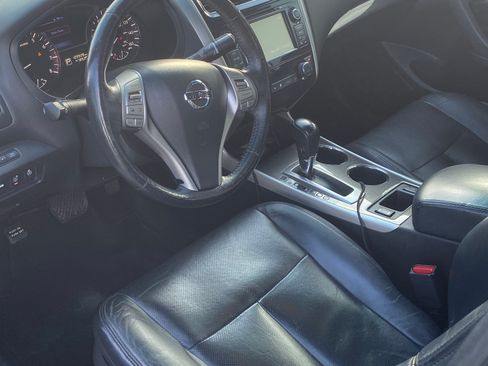 Used 2015 Nissan Altima 2.5 SL w/ Technology Package image 11