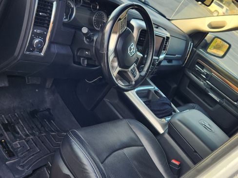 Used 2018 RAM 1500 Laramie w/ Convenience Group image 9