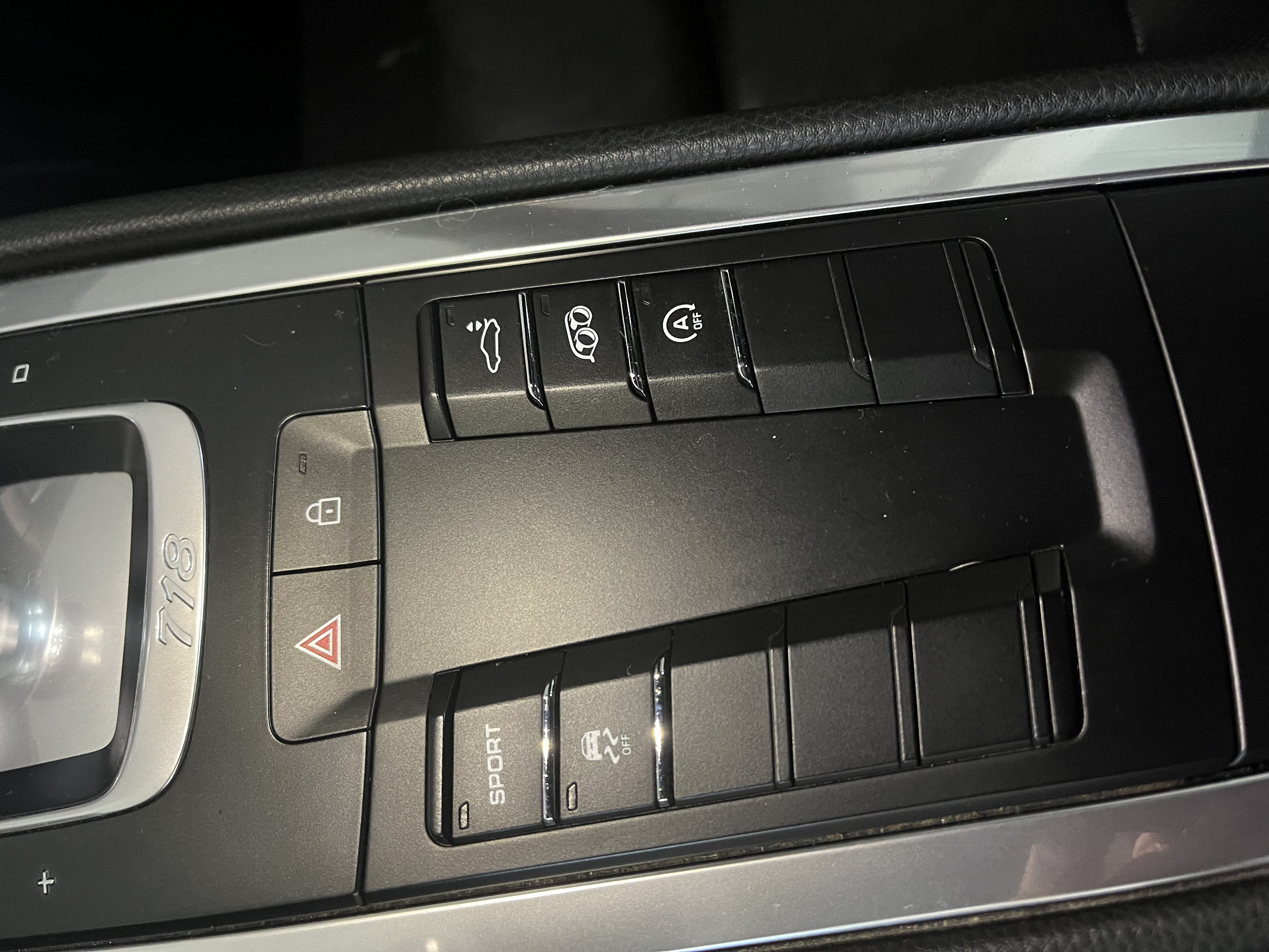 Used 2019 Porsche 718 Cayman RWD image 12