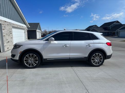 Used 2017 Lincoln MKX Reserve w/ Lincoln MKX Climate Package image 4