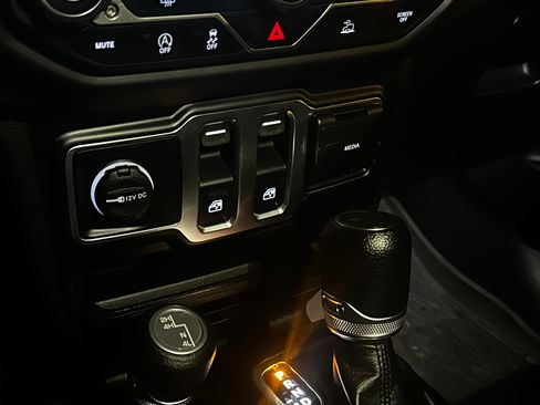 Used 2023 Jeep Wrangler Sport image 9