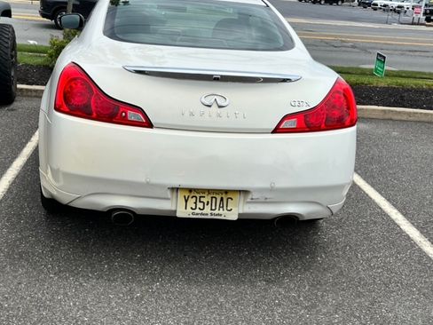 Used 2010 INFINITI G37 x Coupe w/ Premium Pkg image 5
