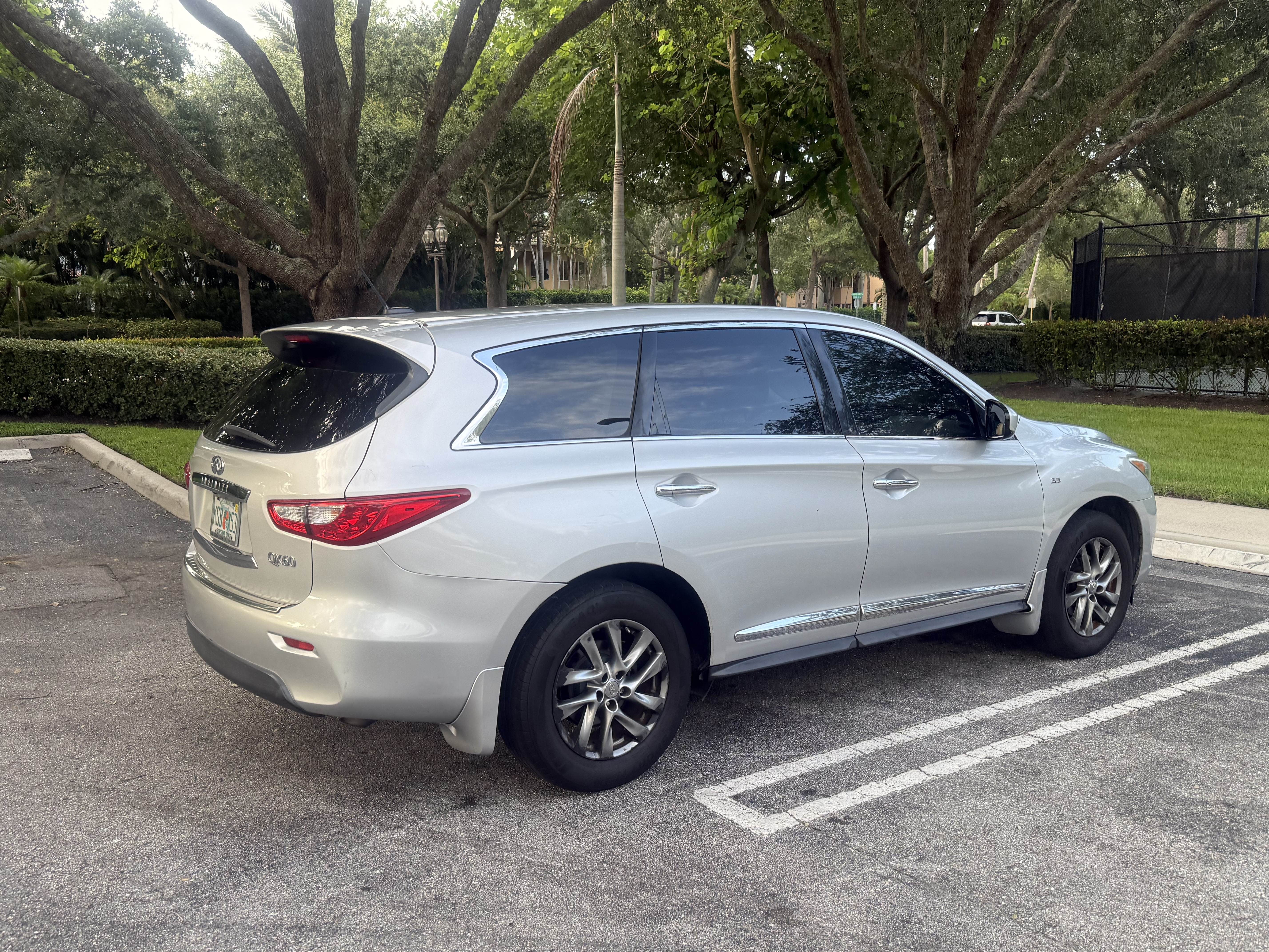 Used 2015 INFINITI QX60 FWD w/ Premium Package image 1