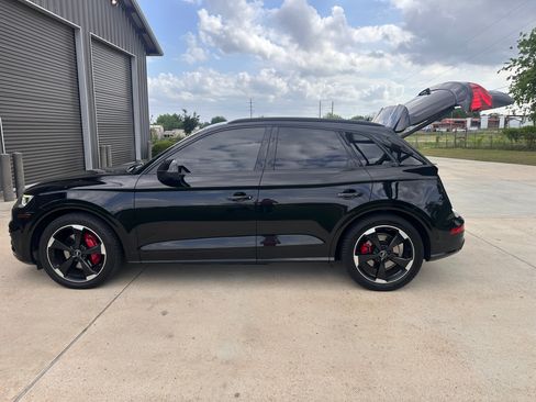 Used 2020 Audi SQ5 Prestige w/ Prestige Package image 4