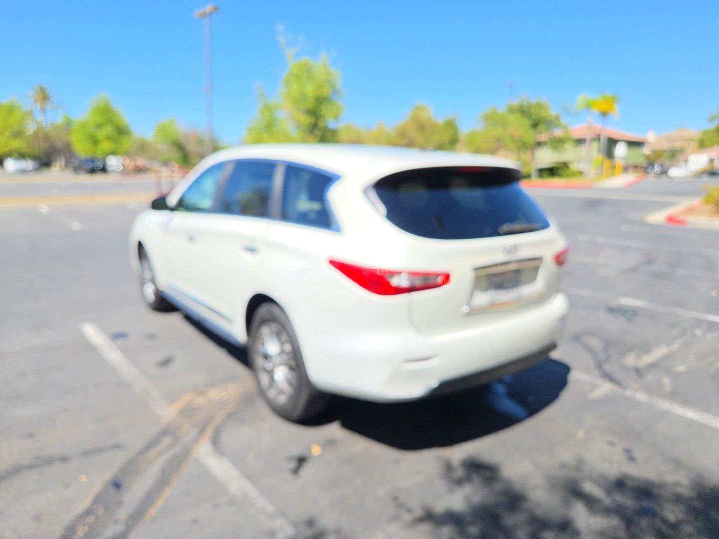 Used 2013 INFINITI JX35 FWD w/ Premium Pkg image 2