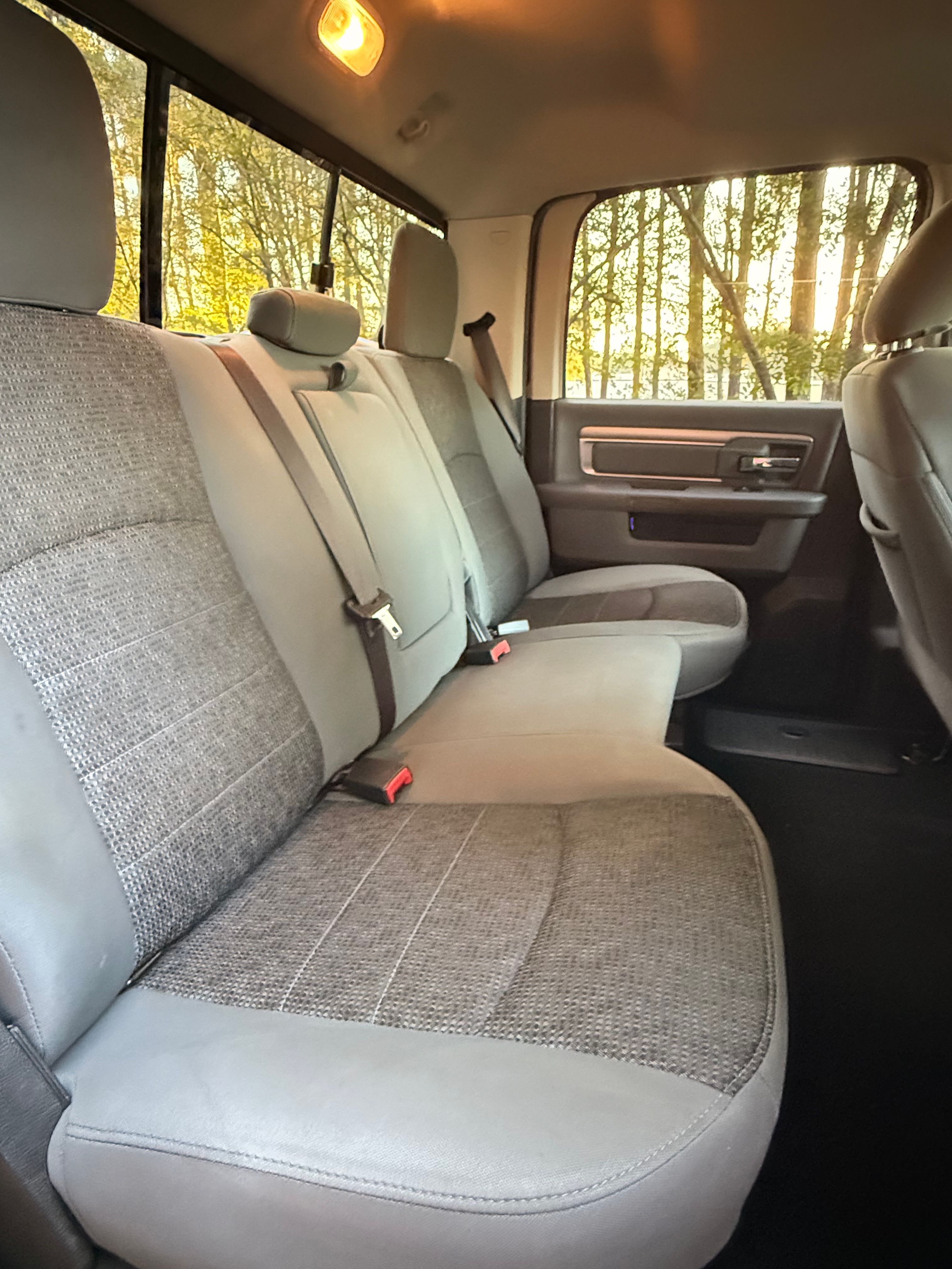 Used 2019 RAM 1500 Classic SLT w/ Luxury Group RWD image 20