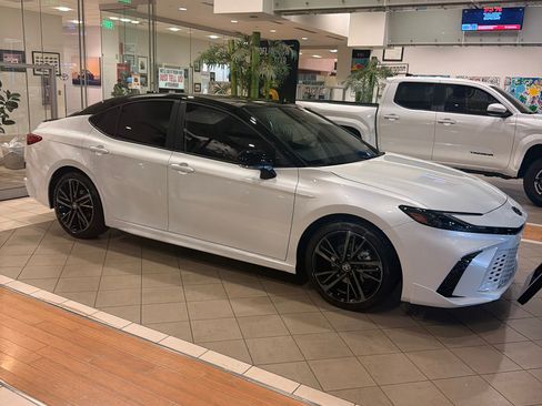 Used 2026 Toyota Camry XSE image 1