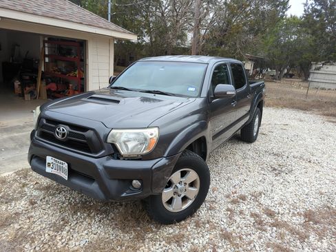 Used 2015 Toyota Tacoma Pickup 4D 5 ft w/ TRD Sport Package image 1