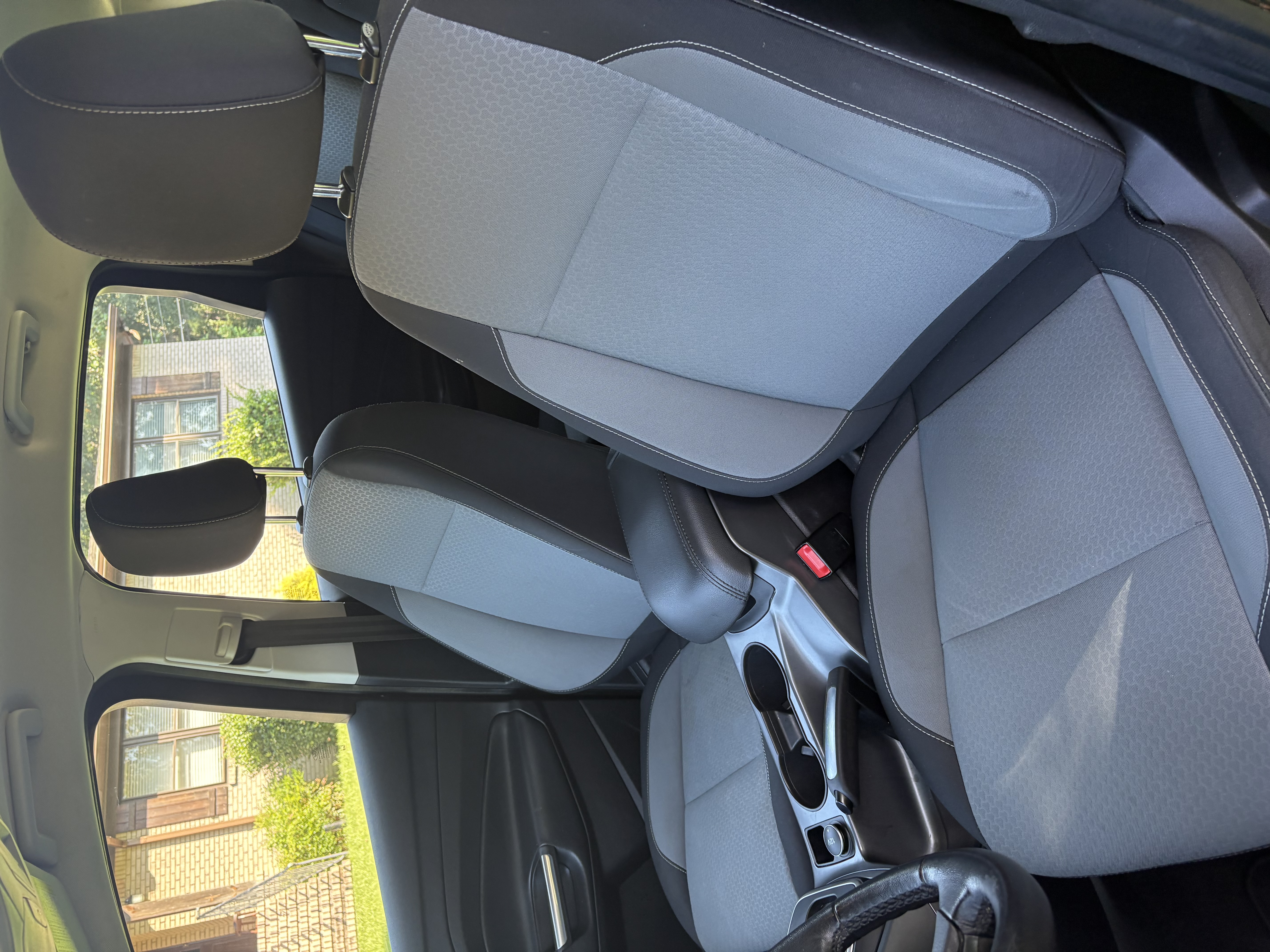 Used 2018 Ford C-MAX SE FWD image 9