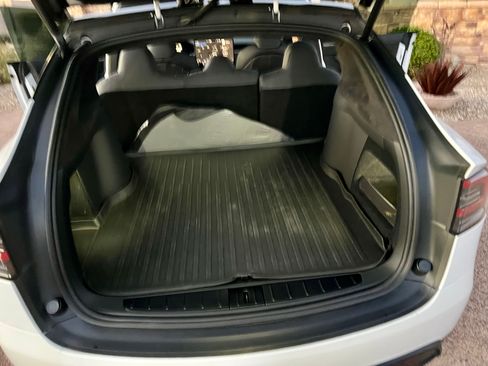 Used 2023 Tesla Model X image 15