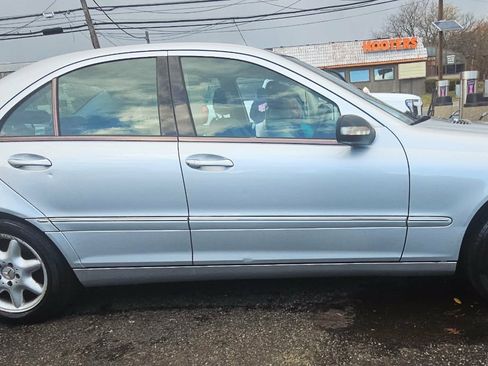 Used 2003 Mercedes-Benz C 240 Sedan image 4