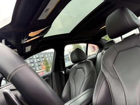 Used 2019 BMW 530i w/ Convenience Package image 12