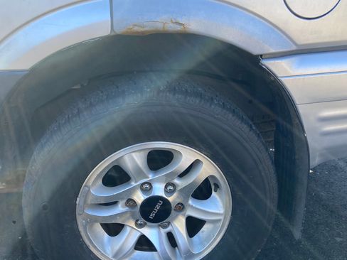 Used 2002 Isuzu Rodeo LS image 4