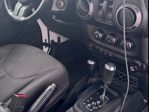 Used 2018 Jeep Wrangler Sport image 9