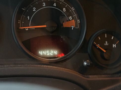 Used 2016 Jeep Compass 75th Anniversary w/ Power Value Group image 12