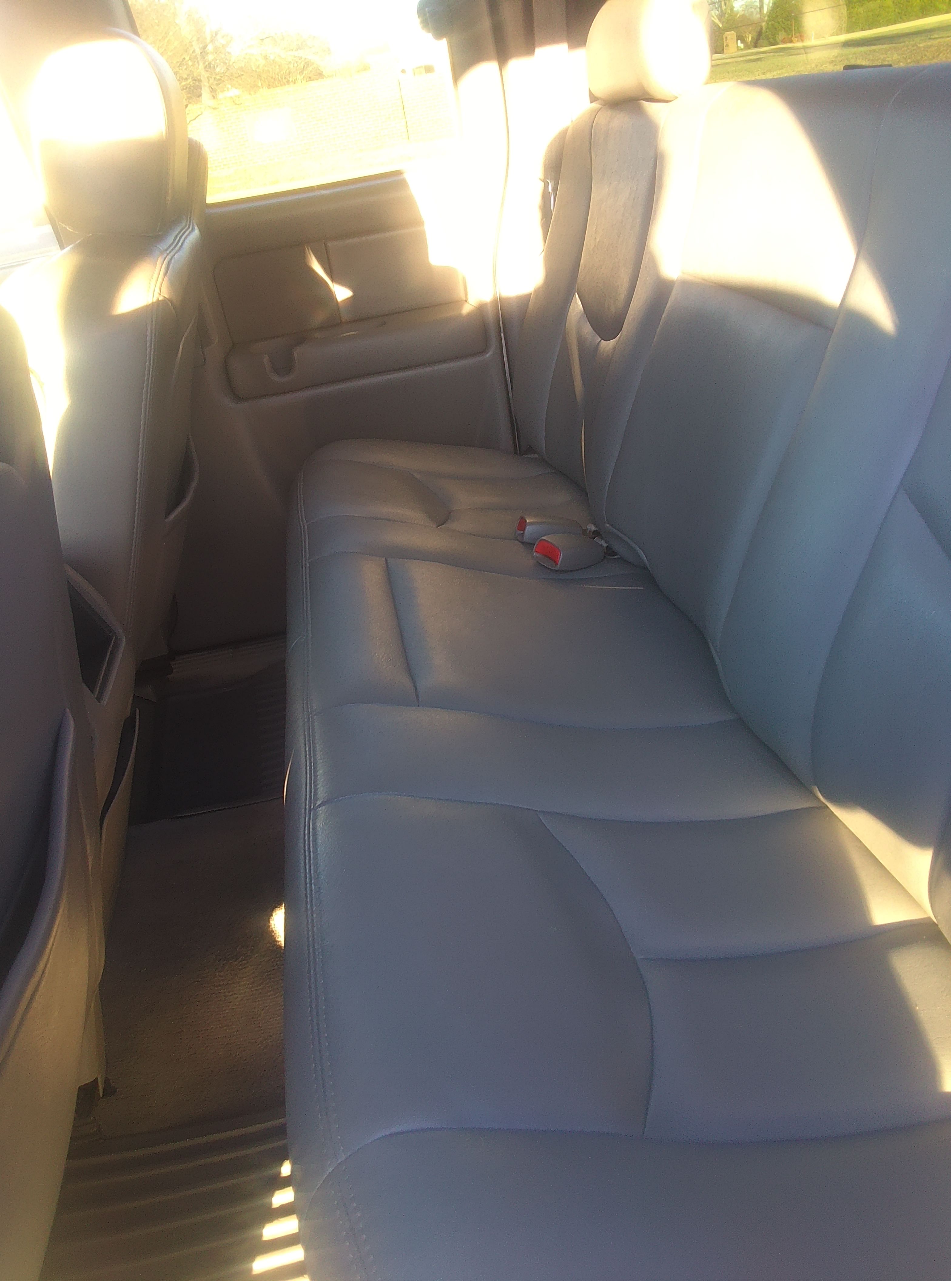 Used 2004 Chevrolet Silverado 1500 LT w/ Safe and Sound Package AWD/4WD image 5