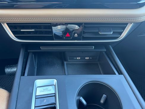 Used 2024 Volkswagen Atlas Cross Sport SE image 9