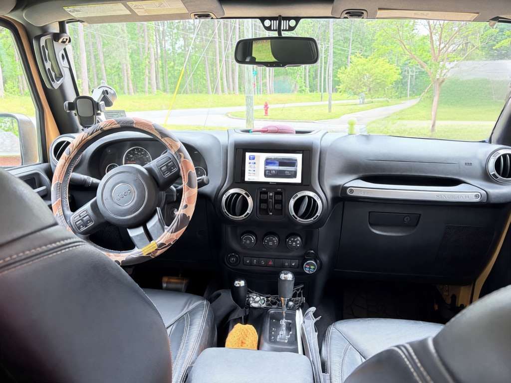 Used 2013 Jeep Wrangler Unlimited Sahara w/ Mopar Chrome Edition Group AWD/4WD image 21
