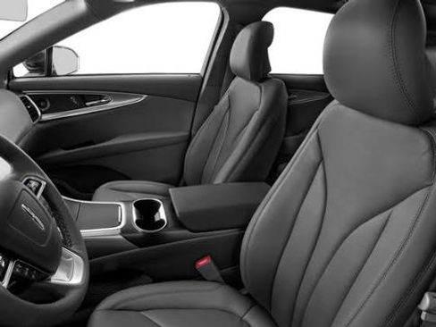 Used 2019 Lincoln Nautilus Select image 11