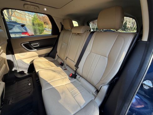 Used 2019 Land Rover Discovery Sport HSE image 18