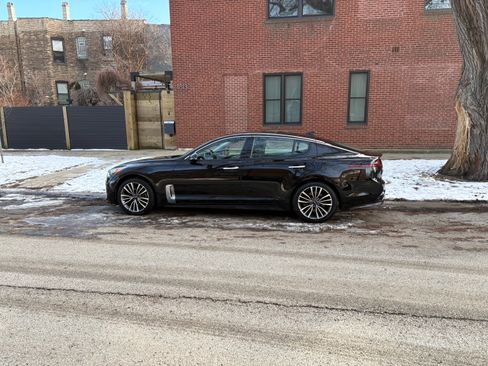Used 2018 Kia Stinger Premium image 4