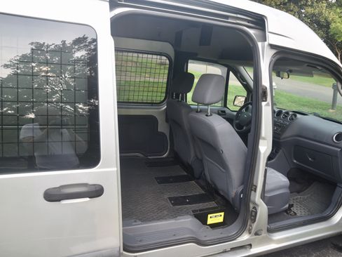 Used 2010 Ford Transit Connect XLT FWD image 19