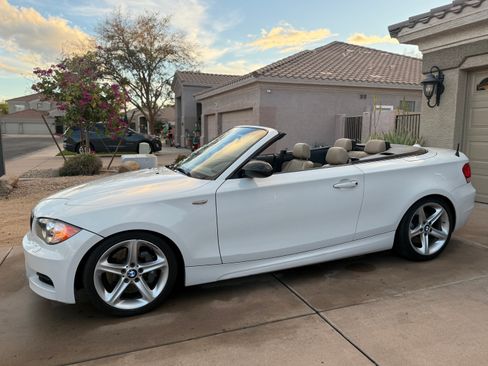 Used 2008 BMW 135i Convertible image 1