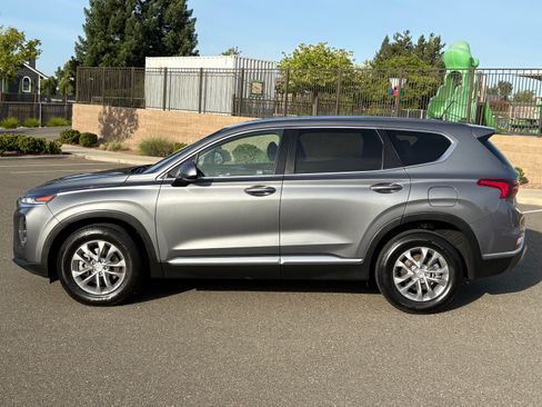 Used 2019 Hyundai Santa Fe SE AWD/4WD image 1