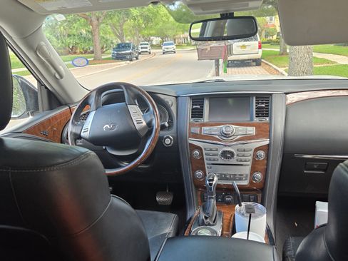 Used 2019 INFINITI QX80 Luxe w/ All-Season Package RWD image 4